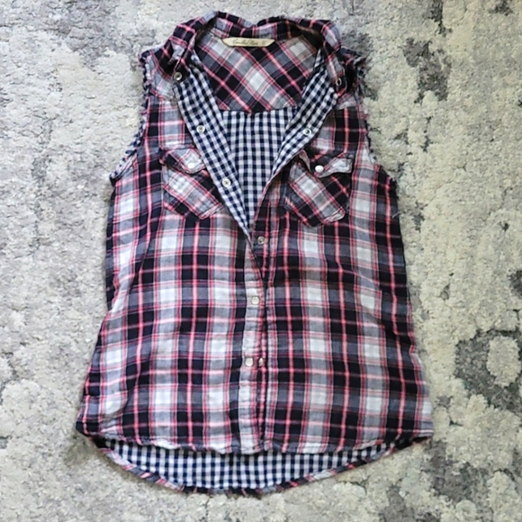 💥Plaid+Gingham ButtonUp💥 - Picture 2 of 4